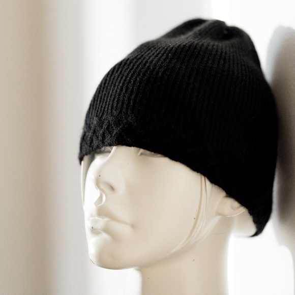 100% CASHMERE Knit Beanie, Detailed Trim, Black, Revolve - Picture 3 of 6